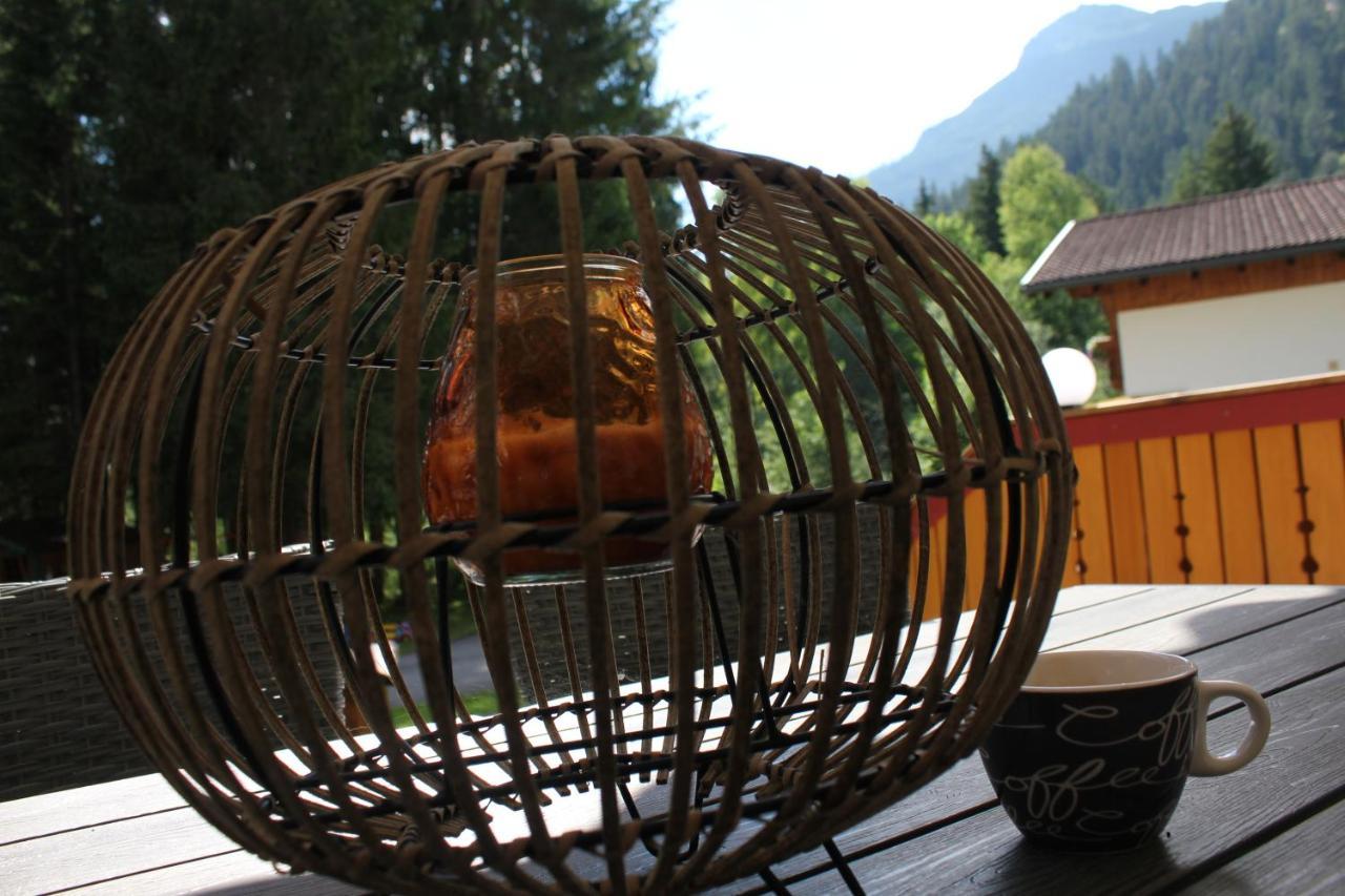 Hotel Garni Waldhof - Wohlfuehlen Am Lech Stanzach Bagian luar foto