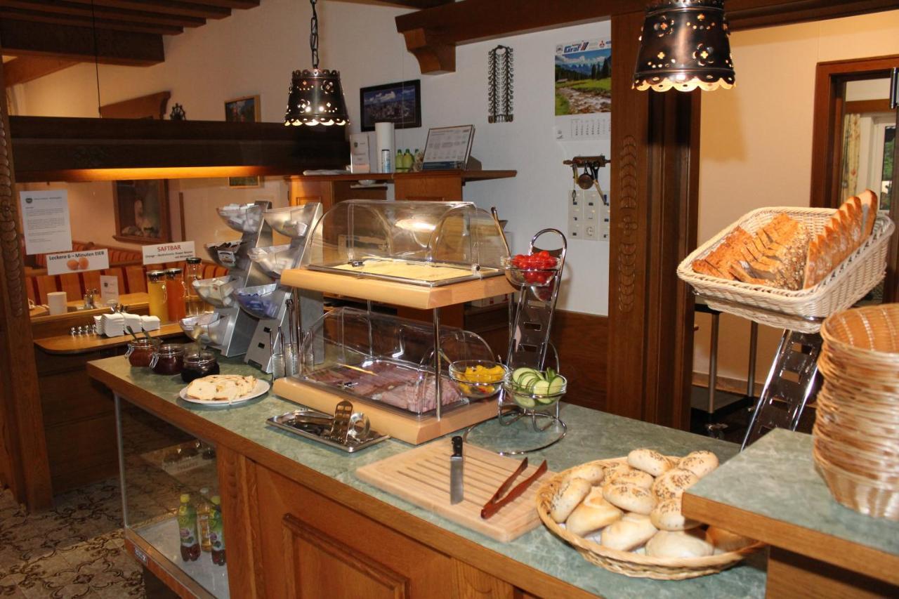Hotel Garni Waldhof - Wohlfuehlen Am Lech Stanzach Bagian luar foto