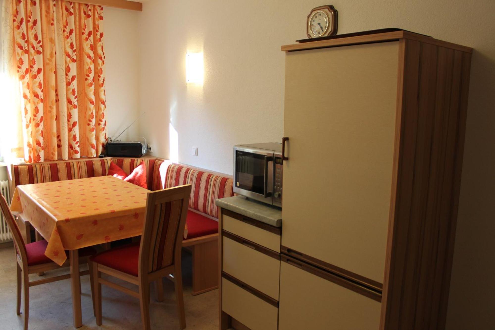 Hotel Garni Waldhof - Wohlfuehlen Am Lech Stanzach Bagian luar foto