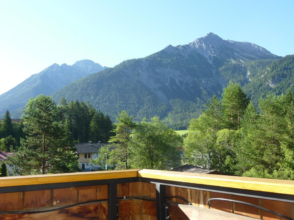Hotel Garni Waldhof - Wohlfuehlen Am Lech Stanzach Bagian luar foto