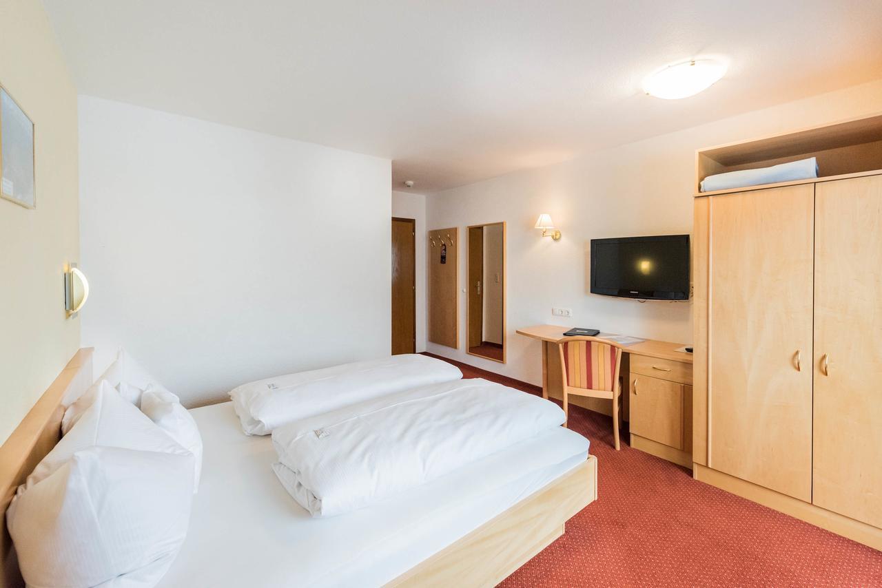 Hotel Garni Waldhof - Wohlfuehlen Am Lech Stanzach Bagian luar foto