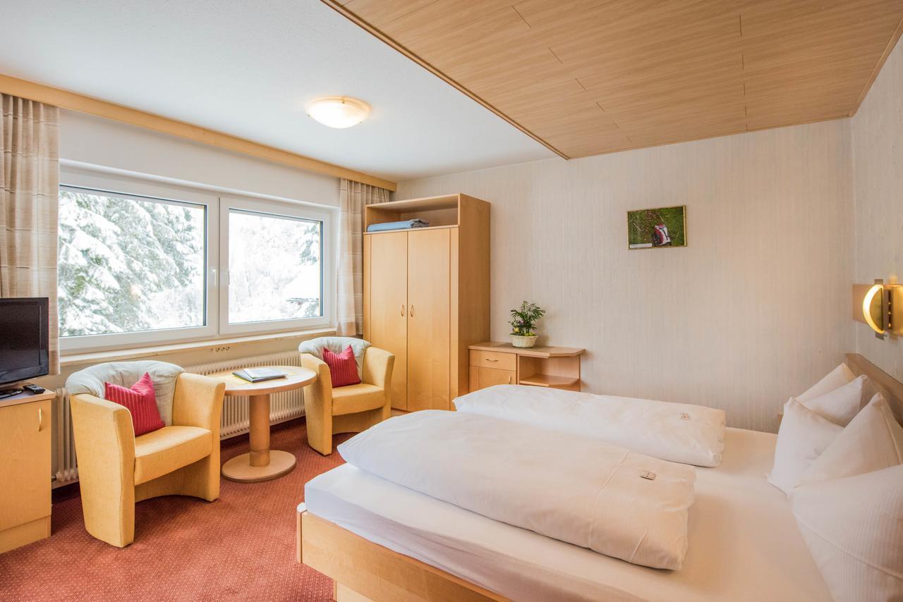 Hotel Garni Waldhof - Wohlfuehlen Am Lech Stanzach Bagian luar foto